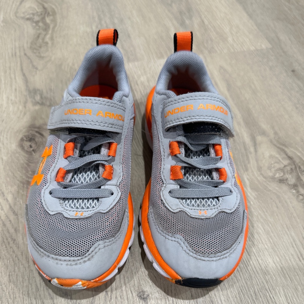 Under Armor boys shoes